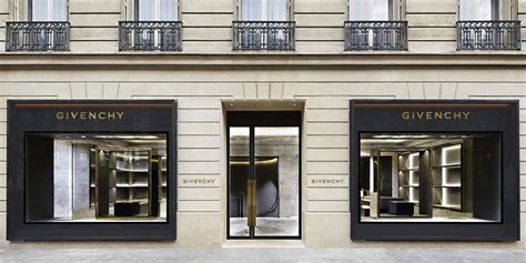 givenchy avenue montaigne